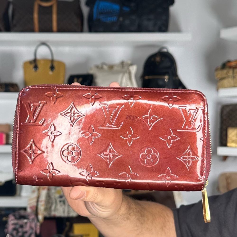 LV VERNIS LONG ZIP WALLET